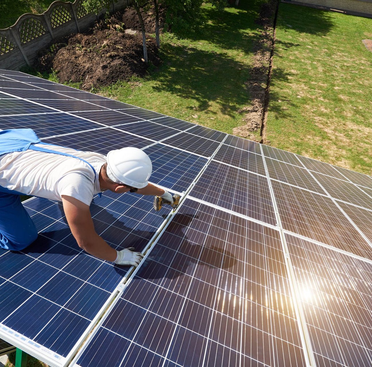 installing-stand-alone-solar-photo-voltaic-panel-system