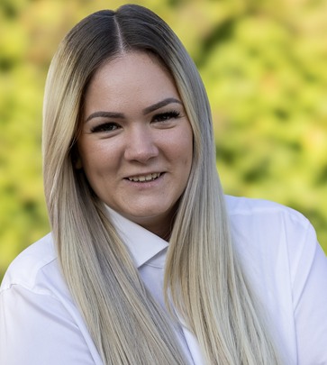 Laura Mandák-Balázs